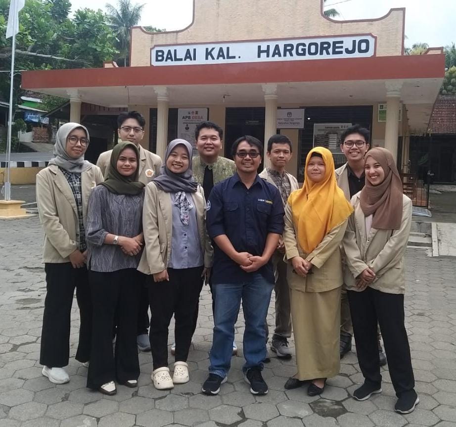 Kunjungan Dosen dan Mahasiswa UGM Yogyakarta